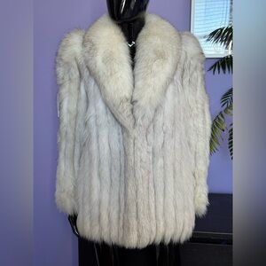 Elegant silver blue fox Cream Fur Coat
